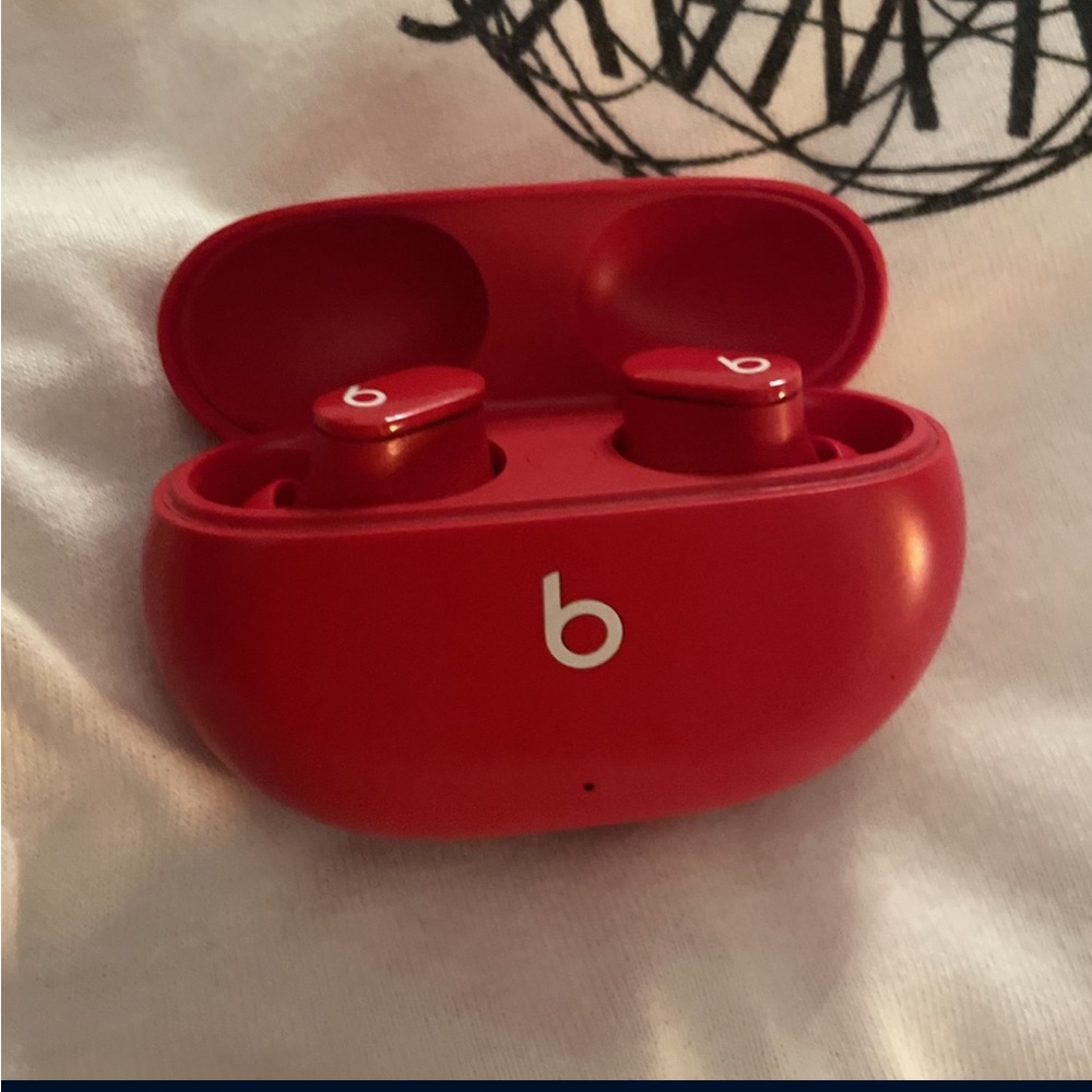 Beats by Dre: Beats Studio Buds (Red)